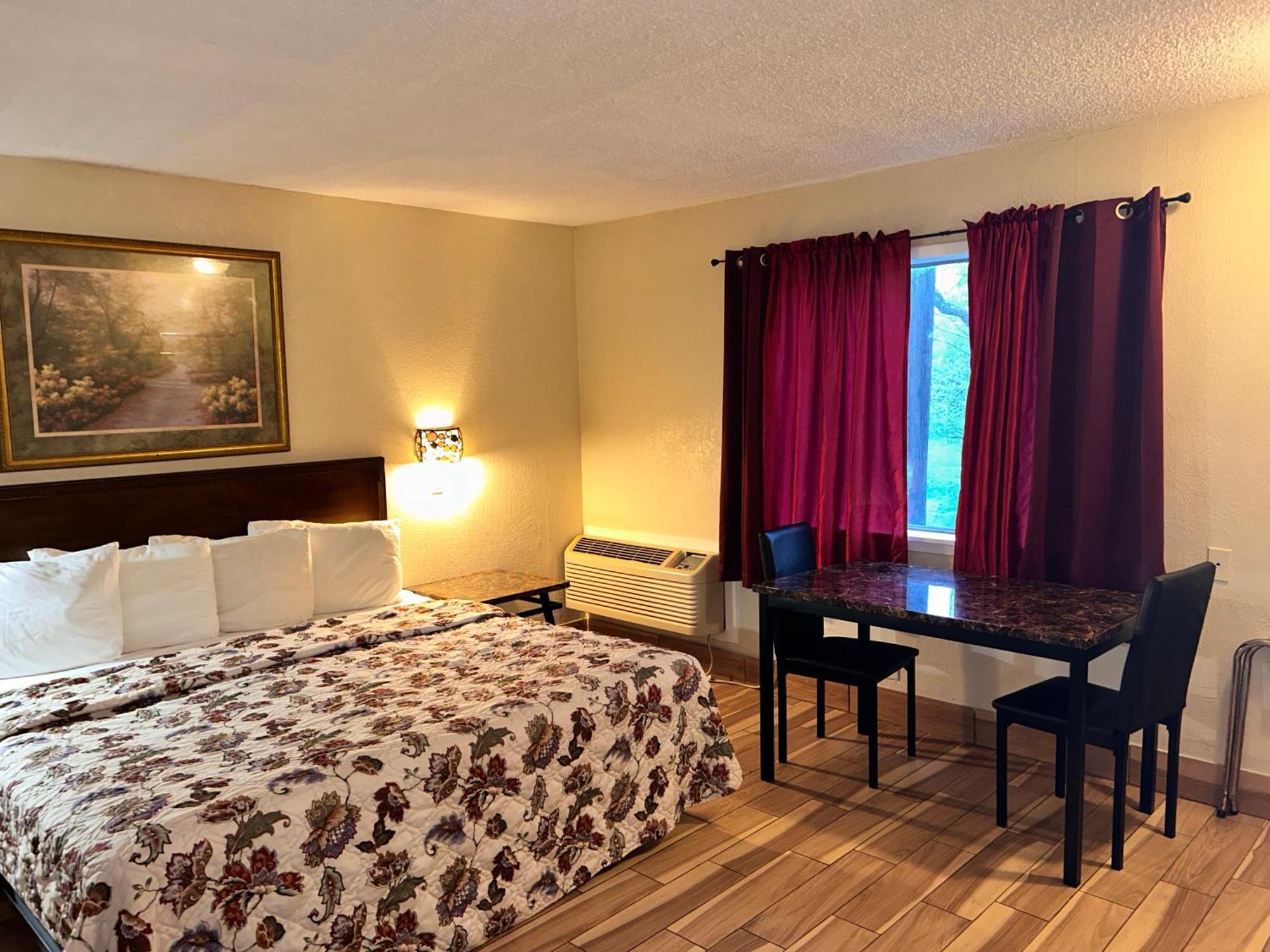River Forest Inn Белтон Экстерьер фото